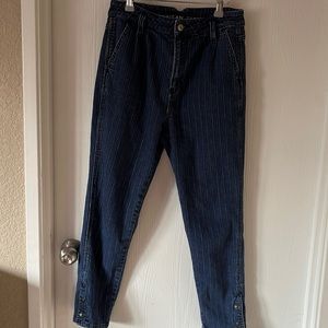 American eagle striped size 2 short jeans